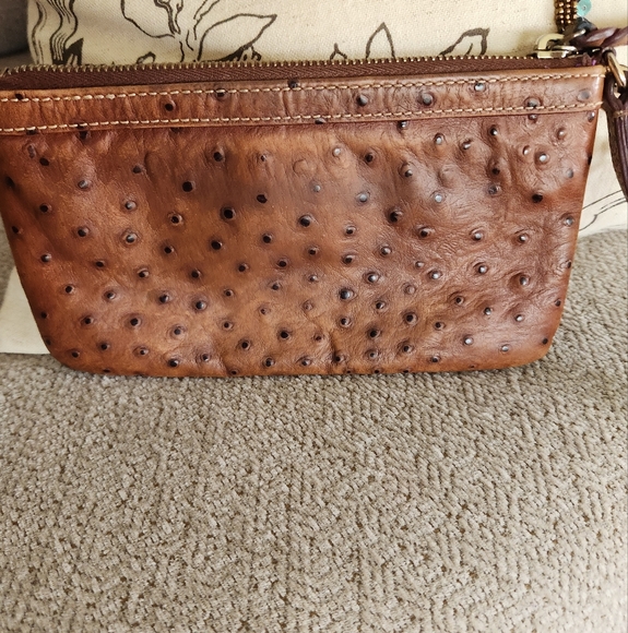 VINTAGE BROWN DOONEY & BOURKE OSTRICH LEATHER WRISTLET - Picture 2 of 6